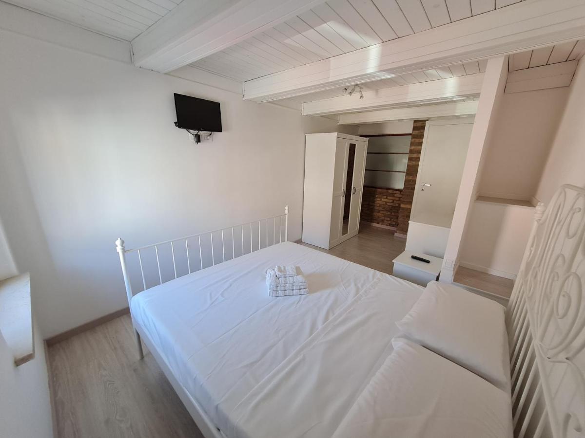 Al Castello - Aeroporto Delle Marche - Ancona Apartman Falconara Marittima Kültér fotó
